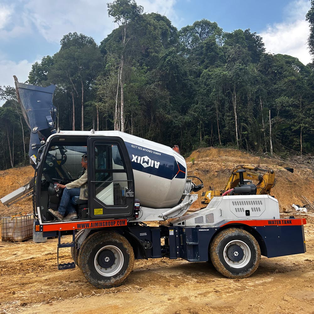 Aimix mobile self loading concrete mixer truck for sale